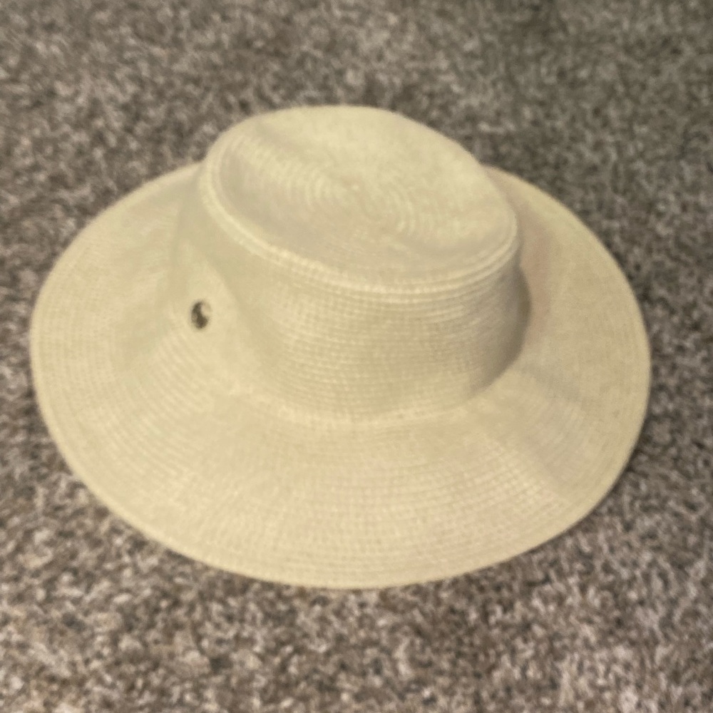 Nine West hat